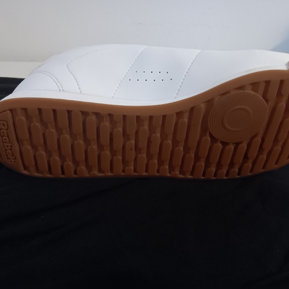 Reebok women's sneakers white Size 7.5 - Picture 6 of 7